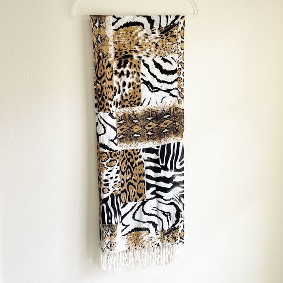 Into Africa scarf with fringe - Picture 1 of 8